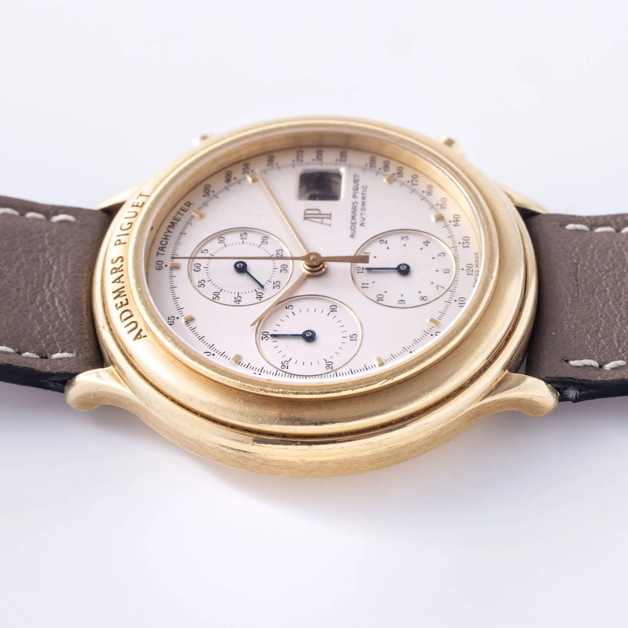 Audemars Piguet Huitième Chronograph Silver Dial in 18k Yellow Gold Ref. 25644