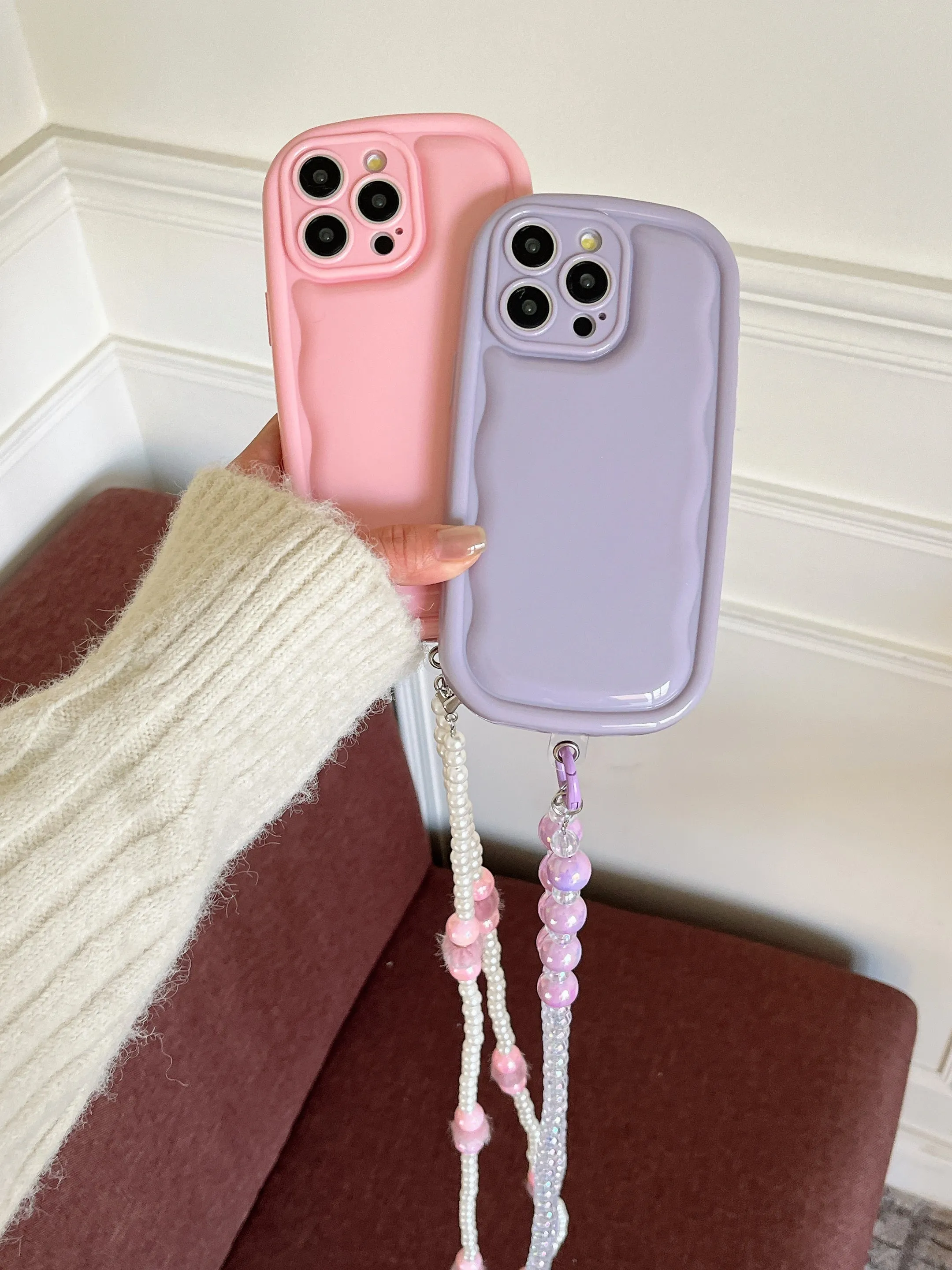 Designer Solid Color Wawy Customised Silicon Case for iPhone With Sling Beaded Chain