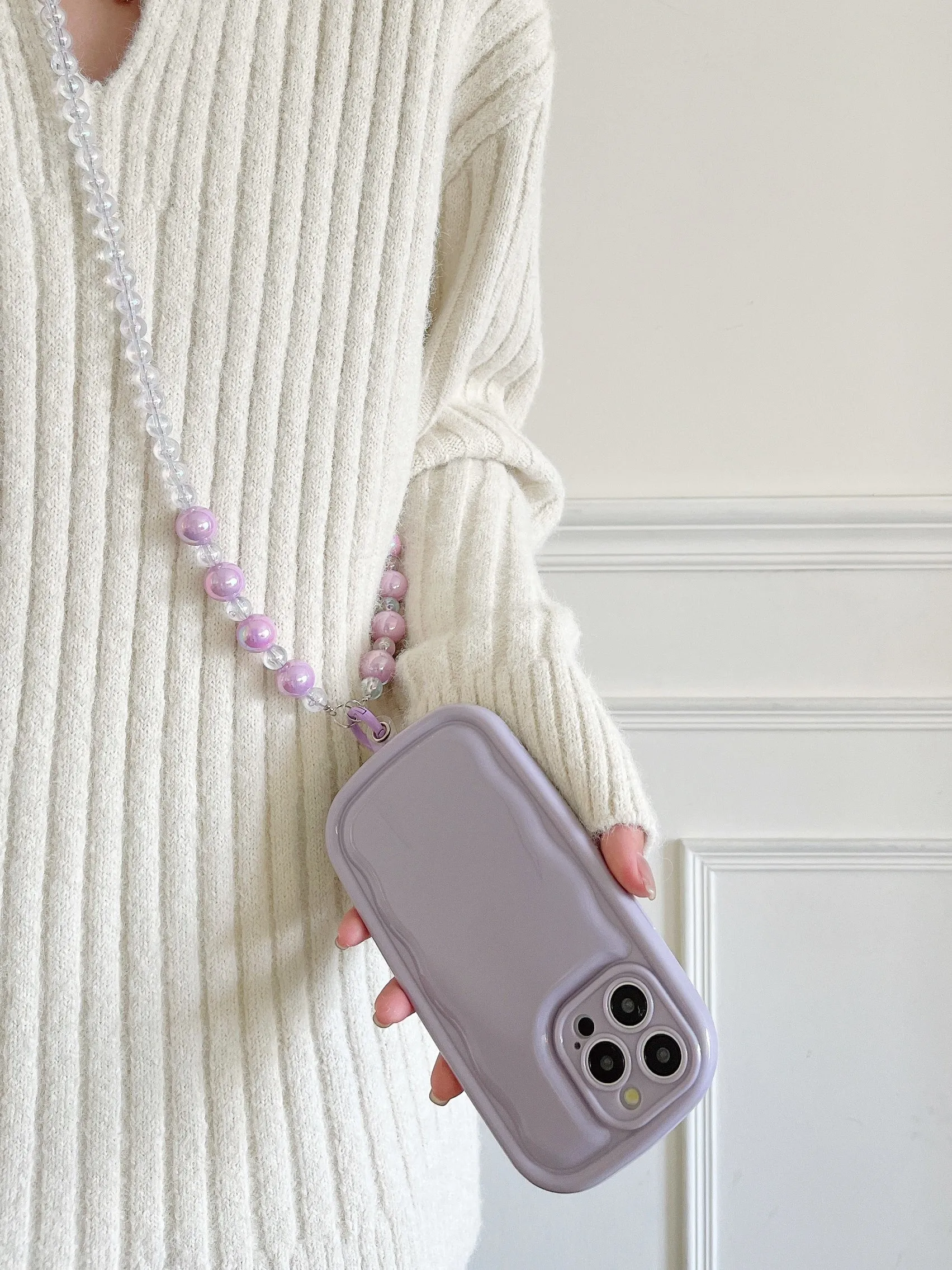 Designer Solid Color Wawy Customised Silicon Case for iPhone With Sling Beaded Chain