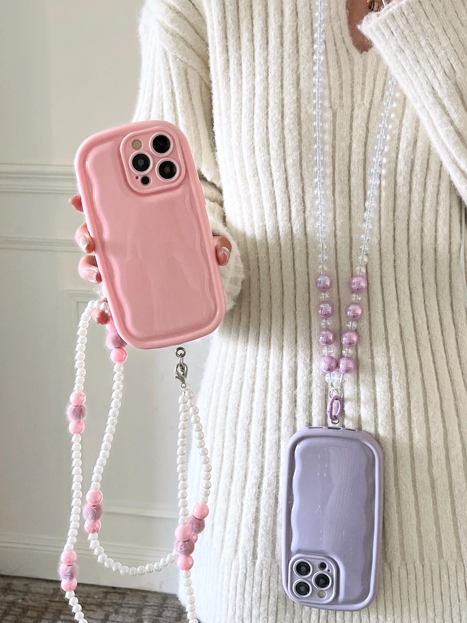 Designer Solid Color Wawy Customised Silicon Case for iPhone With Sling Beaded Chain