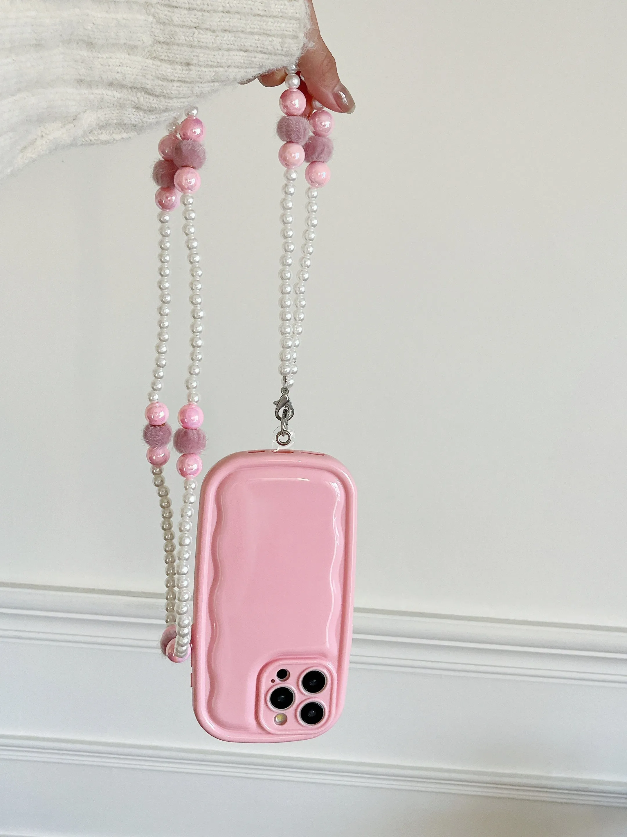 Designer Solid Color Wawy Customised Silicon Case for iPhone With Sling Beaded Chain