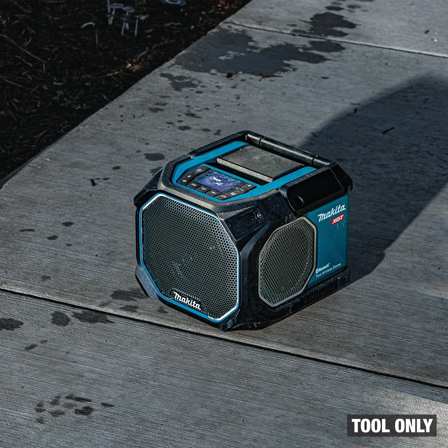 Makita (GRM05) 40V max XGT® Cordless/Corded Bluetooth® Job Site Radio (Tool Only)