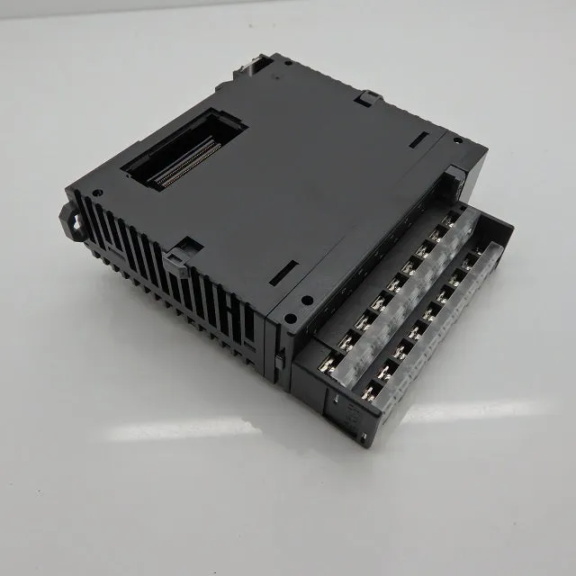 Panasonic FP7 Series 16 Output Solid State Output Module AFP7Y16T