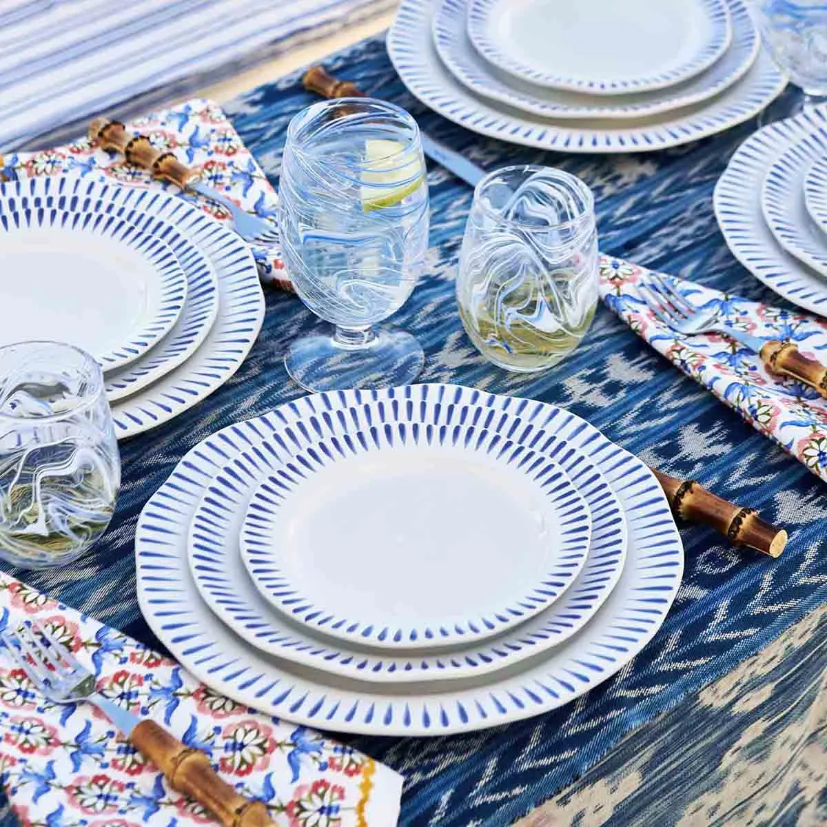 Sitio Stripe 4pc Place Setting with Mug - Delft Blue