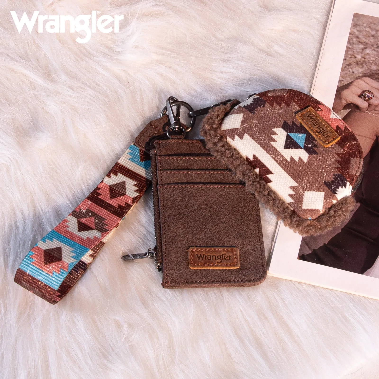 WG166-W0051  Wrangler Sherpa Southwestern Art Print Dual Pouch Wristlet -Coffee